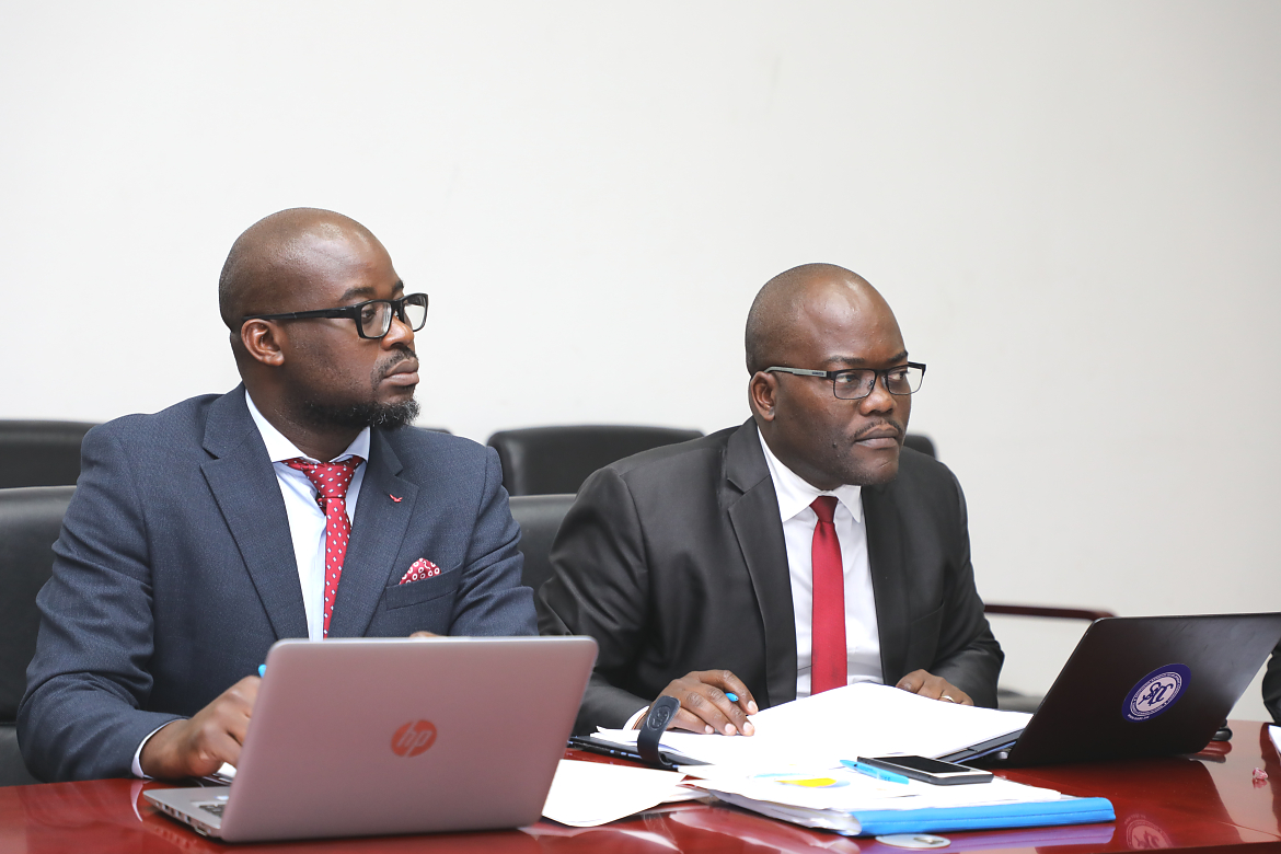 Maafisa wa Jumuiya ya Maendeleo ya Nchi za Kusini mwa Afrika SADC walioambatana na Dkt. Stagomena Tax wakisikiliza kwa makini mkutano huo.